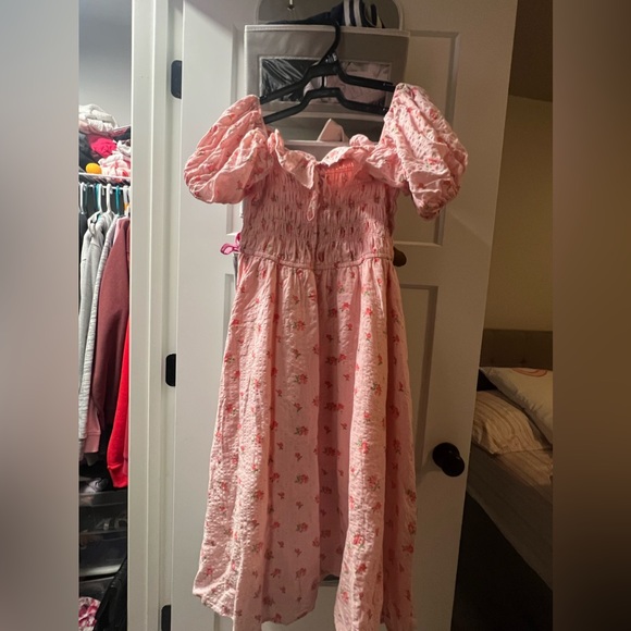 Dresses & Skirts - Pretty pink picnic dress